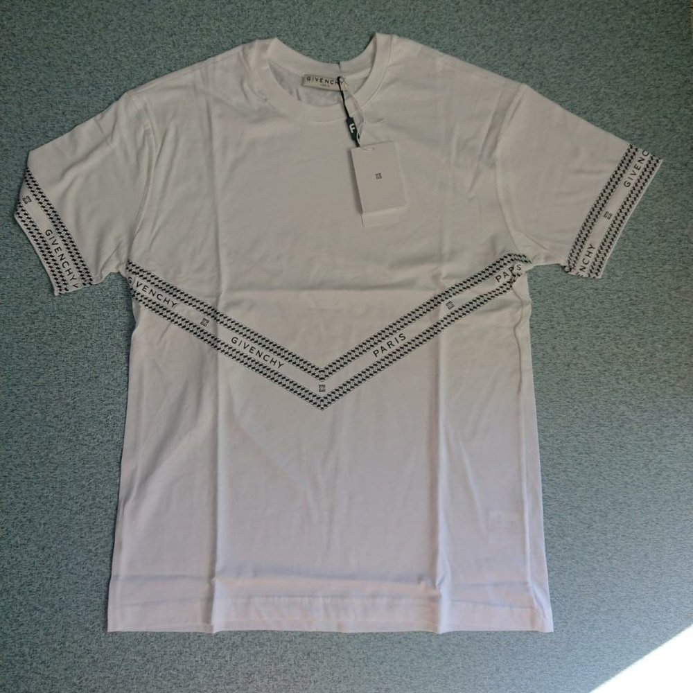 Givenchy Chain Print White Short Sleeve - New